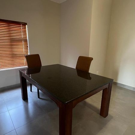 Camelot Guest House & Apartments Potchefstroom Dış mekan fotoğraf