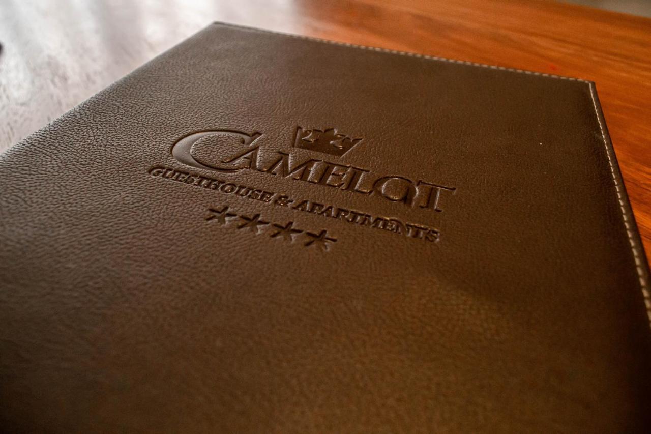 Camelot Guest House & Apartments Potchefstroom Dış mekan fotoğraf