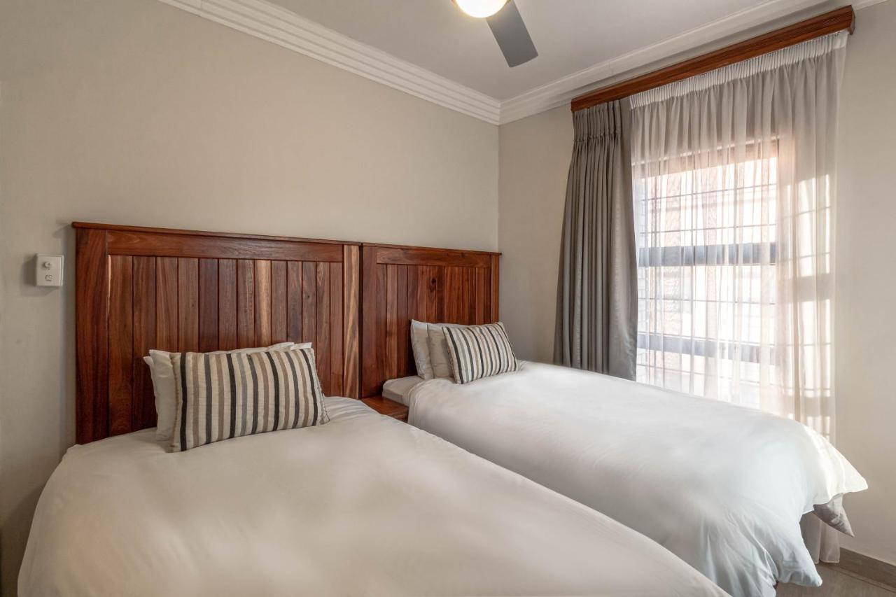 Camelot Guest House & Apartments Potchefstroom Dış mekan fotoğraf