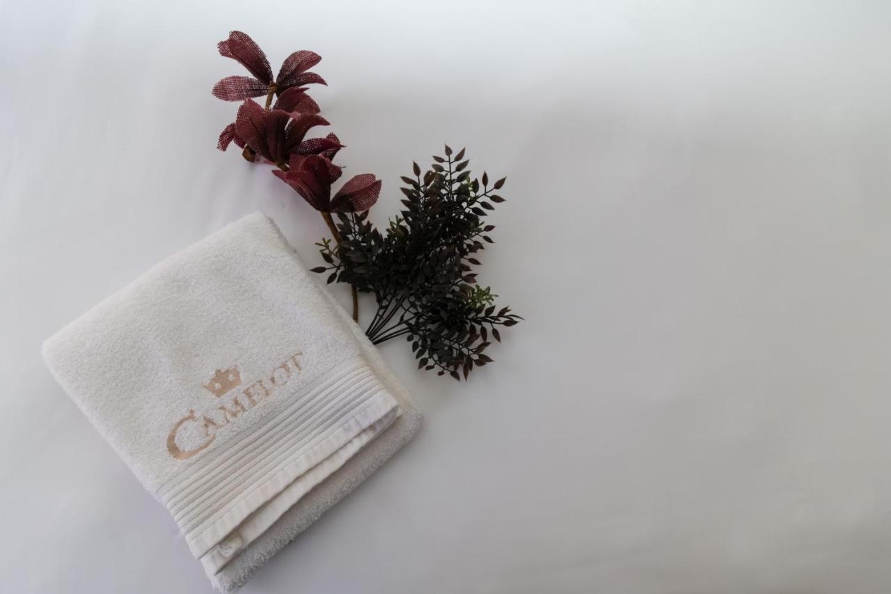 Camelot Guest House & Apartments Potchefstroom Dış mekan fotoğraf